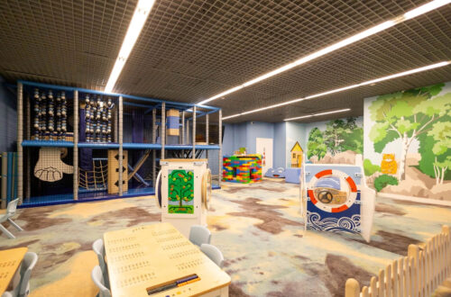 Hotel nad morzem dla dzieci - jak wybrać resort, w którym rodzice też odpoczną